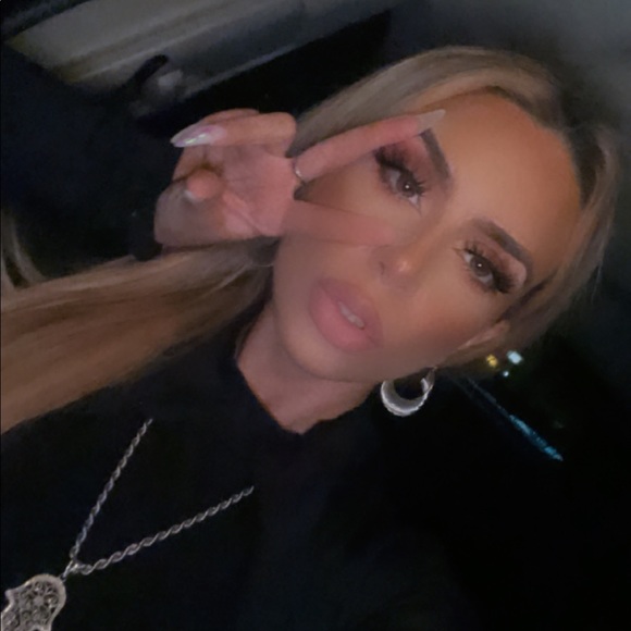 Meet your Posher, Christina - Picture 4 of 6